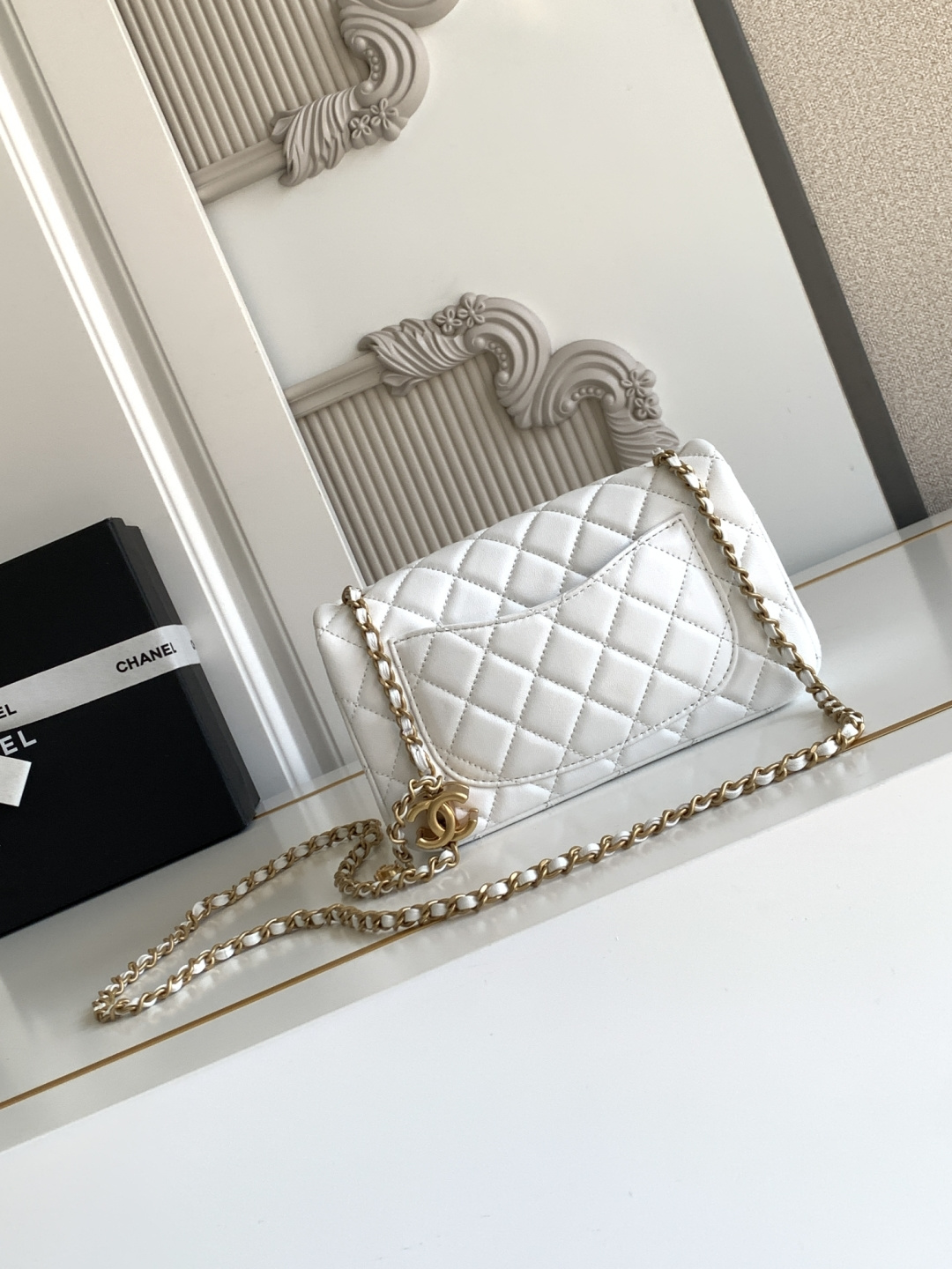 Chanel CHANEL 25b双C调节扣方胖子、回归款双logo链条包 感的亮面羊皮