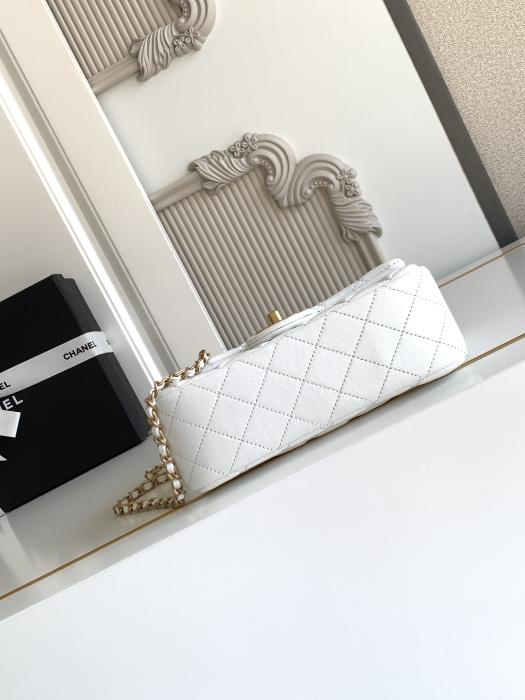 Chanel CHANEL 25b双C调节扣方胖子、回归款双logo链条包 感的亮面羊皮