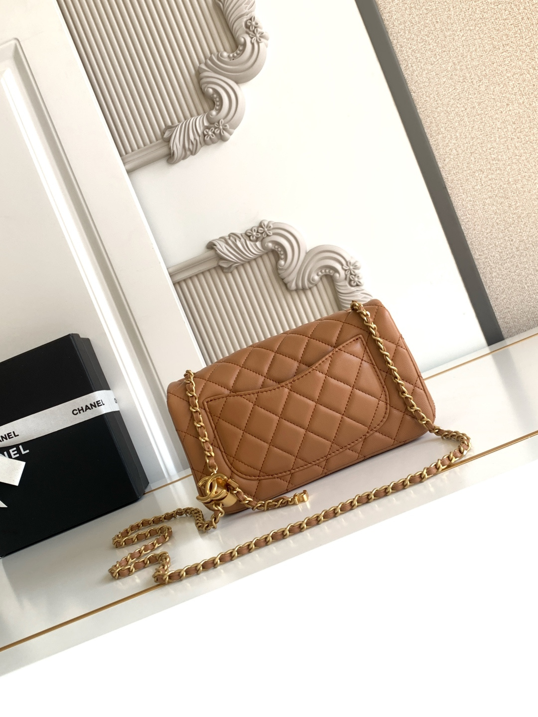 Chanel CHANEL 25b双C调节扣方胖子、回归款双logo链条包 感的亮面羊皮