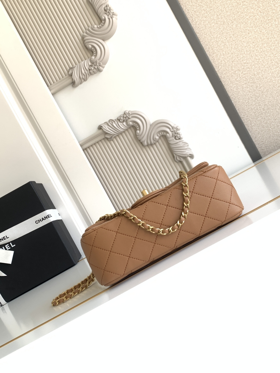 Chanel CHANEL 25b双C调节扣方胖子、回归款双logo链条包 感的亮面羊皮