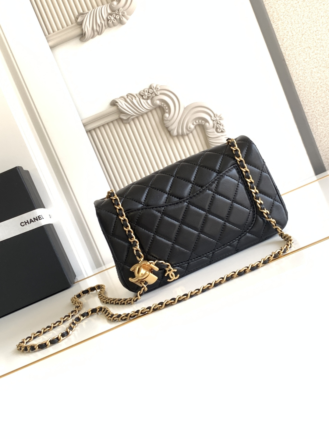 Chanel CHANEL 25b双C调节扣方胖子、回归款双logo链条包 感的亮面羊皮