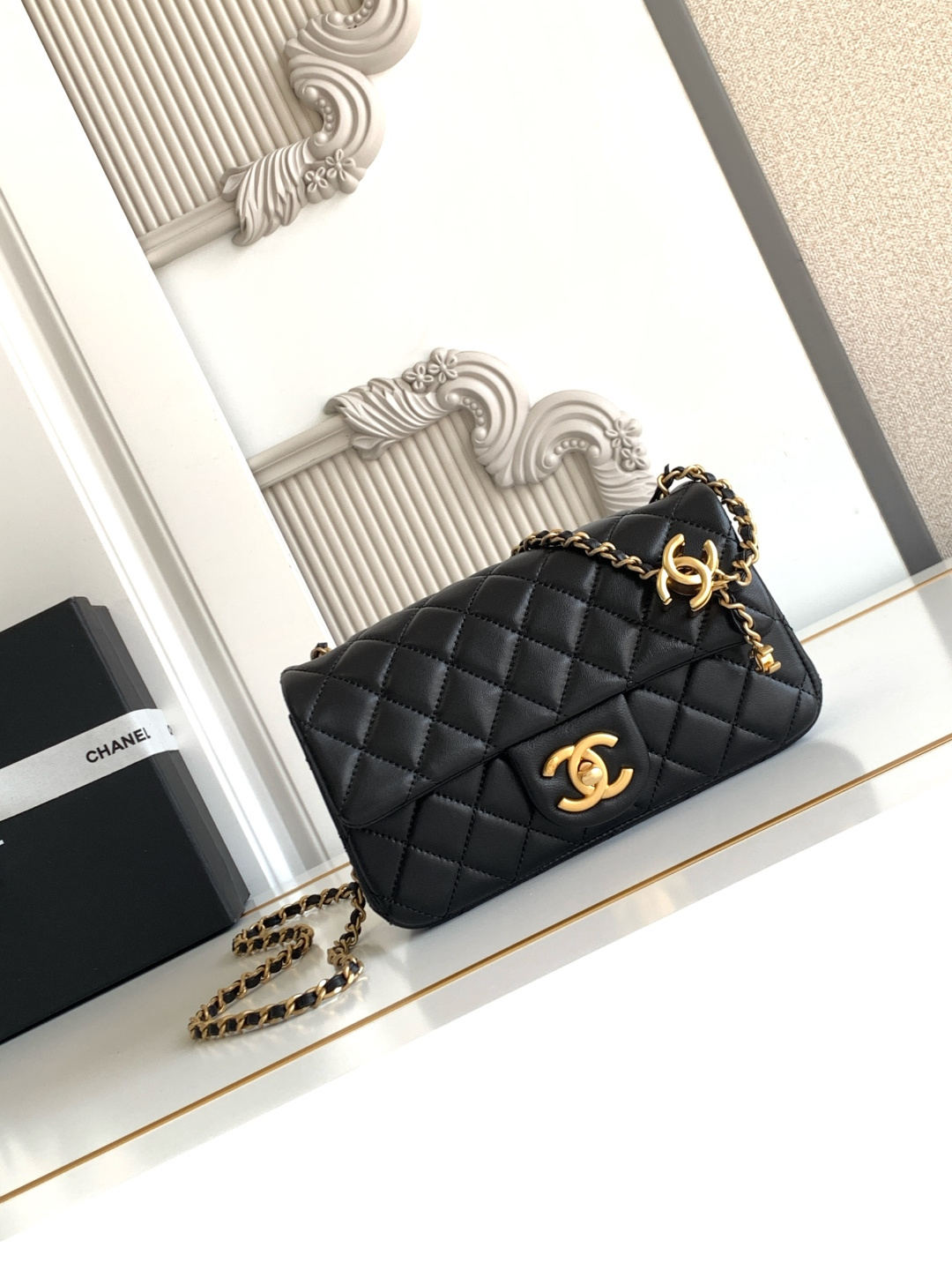 Chanel CHANEL 25b双C调节扣方胖子、回归款双logo链条包 感的亮面羊皮