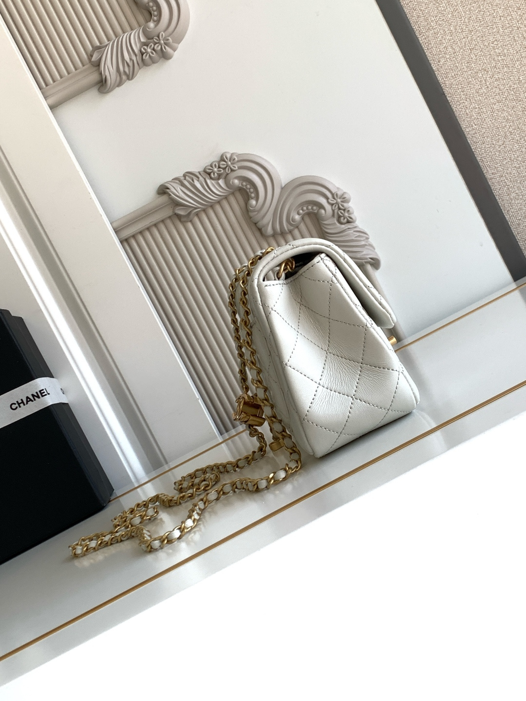 Chanel CHANEL 25b双C调节扣方胖子、回归款双logo链条包 感的亮面羊皮