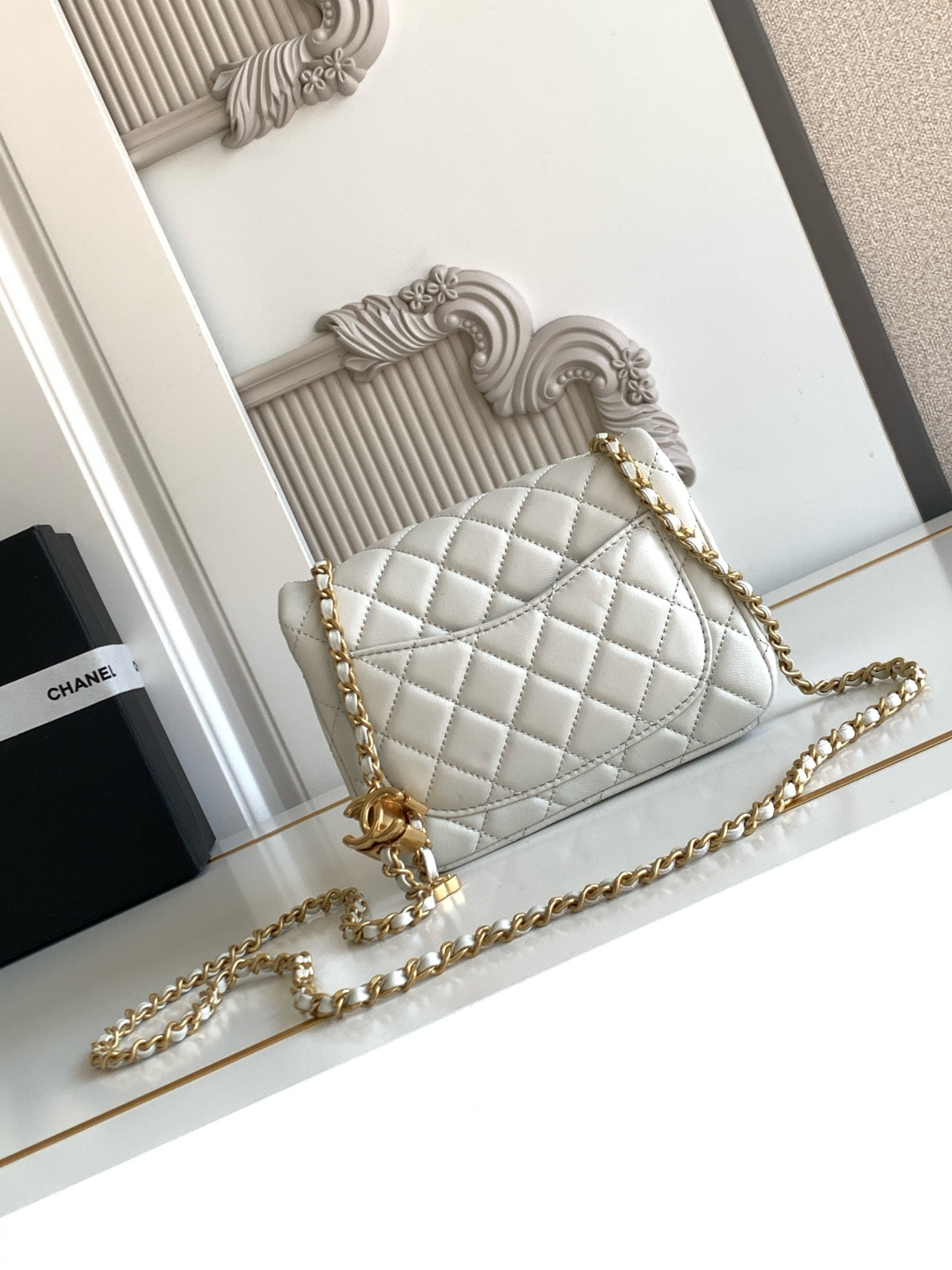 Chanel CHANEL 25b双C调节扣方胖子、回归款双logo链条包 感的亮面羊皮