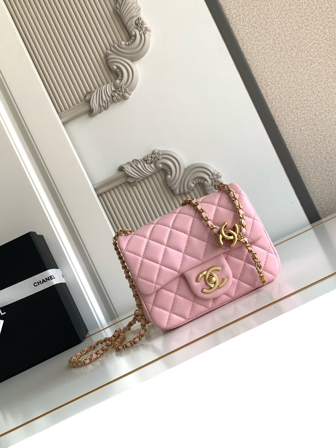 Chanel CHANEL 25b双C调节扣方胖子、回归款双logo链条包 感的亮面羊皮