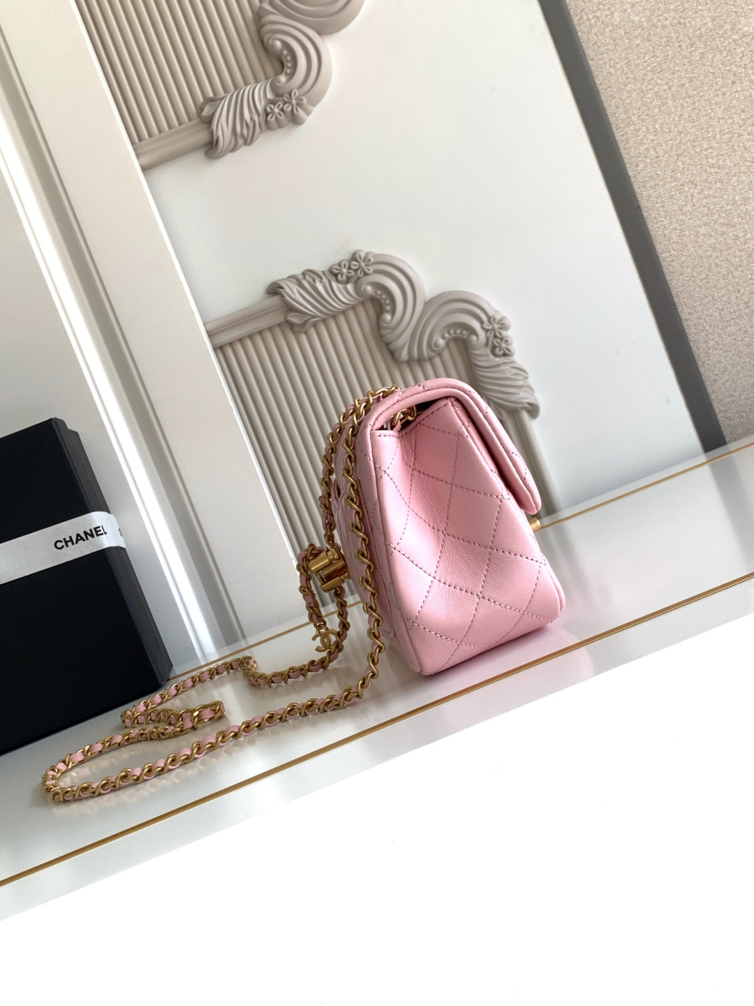 Chanel CHANEL 25b双C调节扣方胖子、回归款双logo链条包 感的亮面羊皮