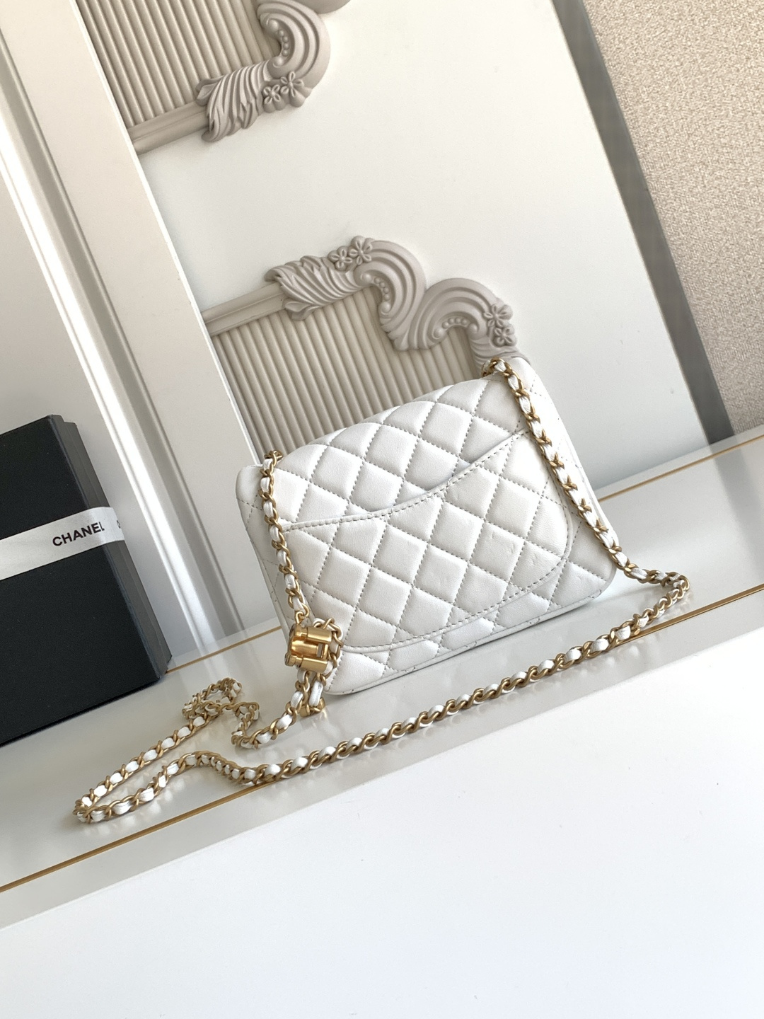 Chanel CHANEL 25b双C调节扣方胖子、回归款双logo链条包 感的亮面羊皮