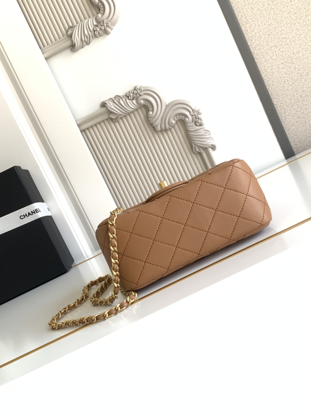Chanel CHANEL 25b双C调节扣方胖子、回归款双logo链条包 感的亮面羊皮