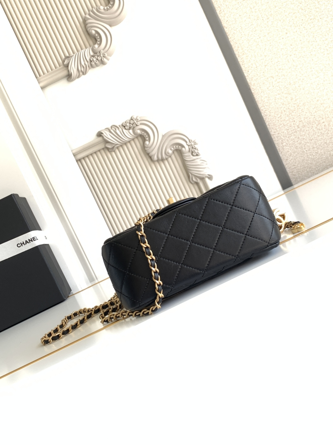 Chanel CHANEL 25b双C调节扣方胖子、回归款双logo链条包 感的亮面羊皮