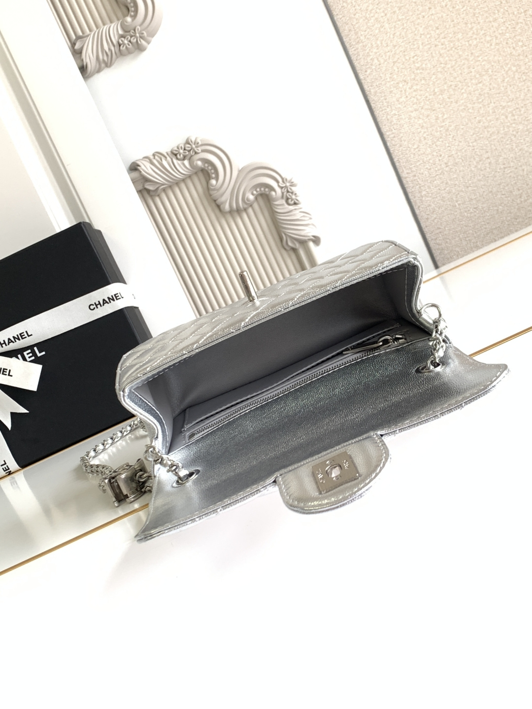 Chanel CHANEL 25b双C调节扣方胖子、回归款双logo链条包 感的小球纹