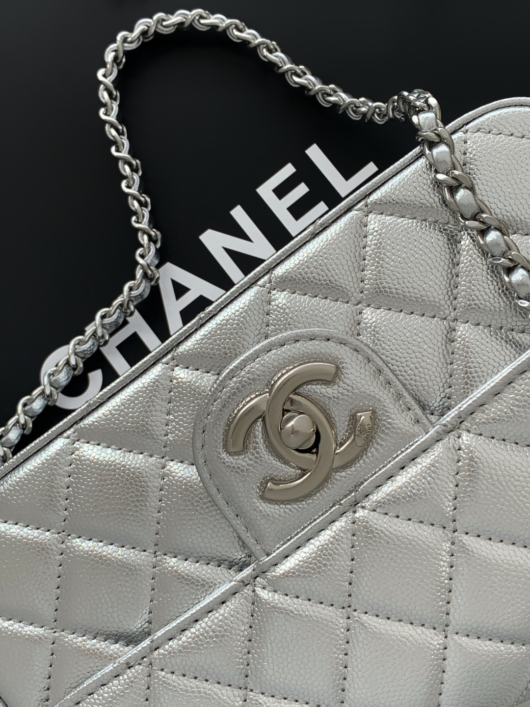 Chanel CHANEL 25b双C调节扣方胖子、回归款双logo链条包 感的小球纹