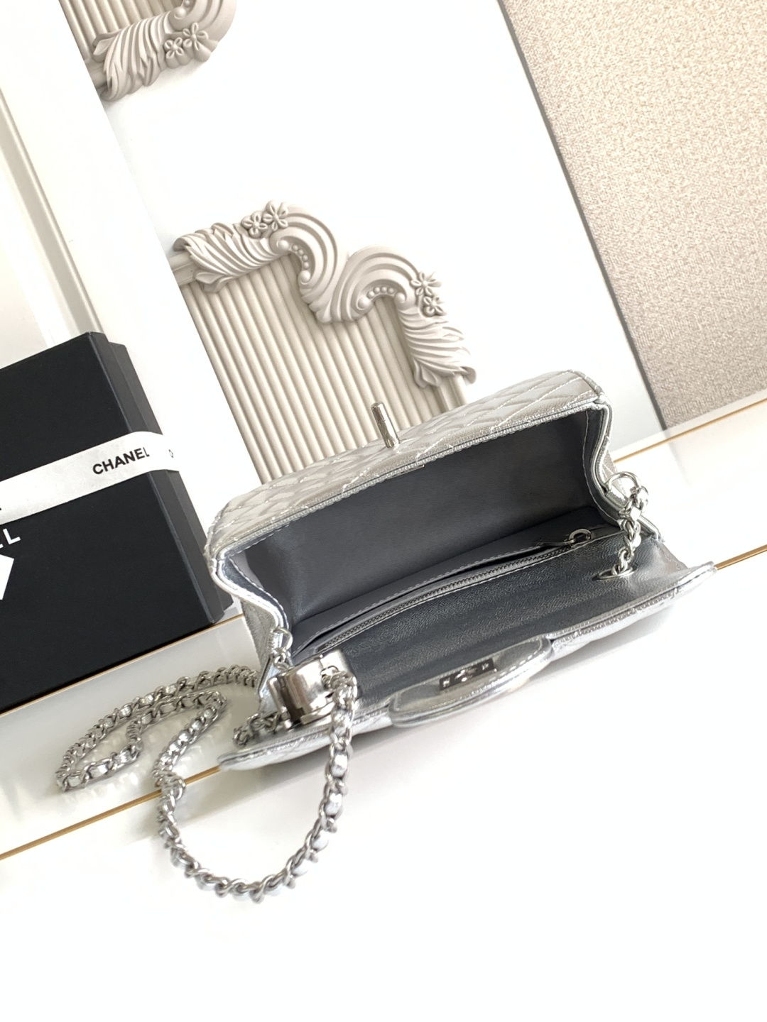 Chanel CHANEL 25b双C调节扣方胖子、回归款双logo链条包 感的小球纹