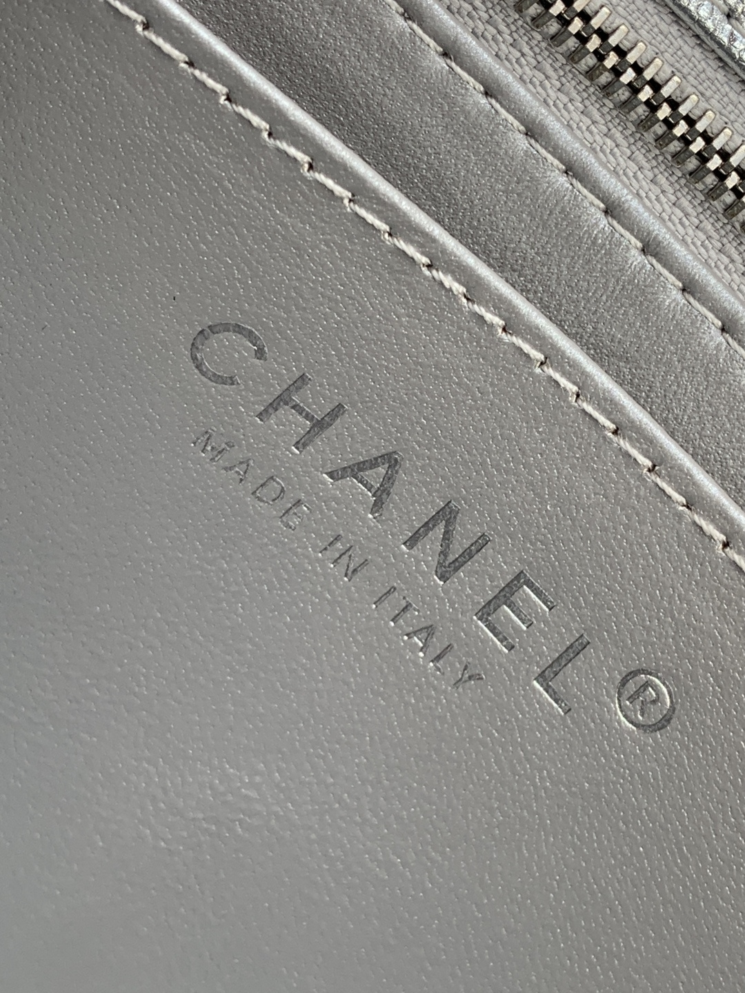 Chanel CHANEL 25b双C调节扣方胖子、回归款双logo链条包 感的小球纹