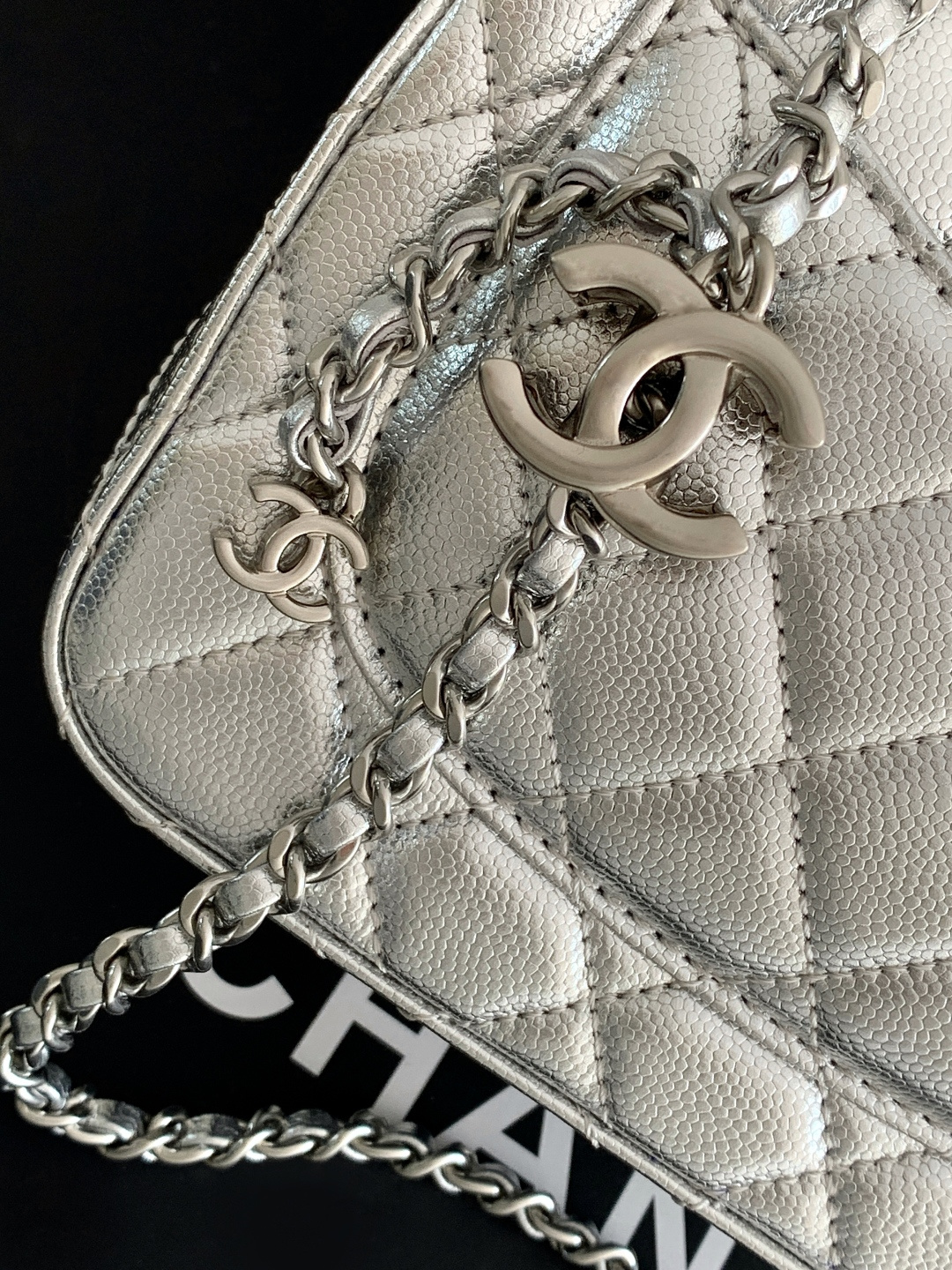 Chanel CHANEL 25b双C调节扣方胖子、回归款双logo链条包 感的小球纹