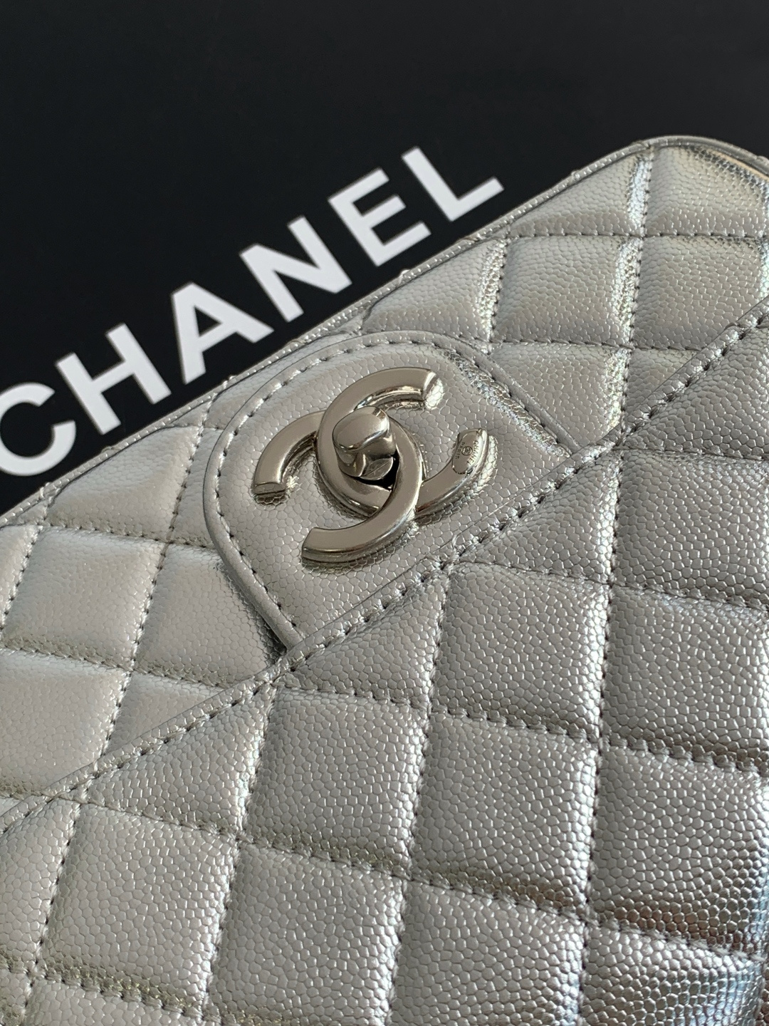 Chanel CHANEL 25b双C调节扣方胖子、回归款双logo链条包 感的小球纹