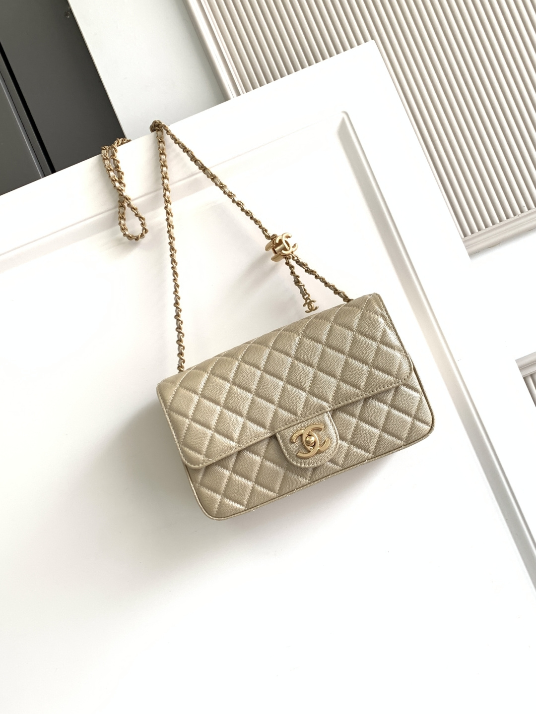 Chanel CHANEL 25b双C调节扣方胖子、回归款双logo链条包 感的小球纹