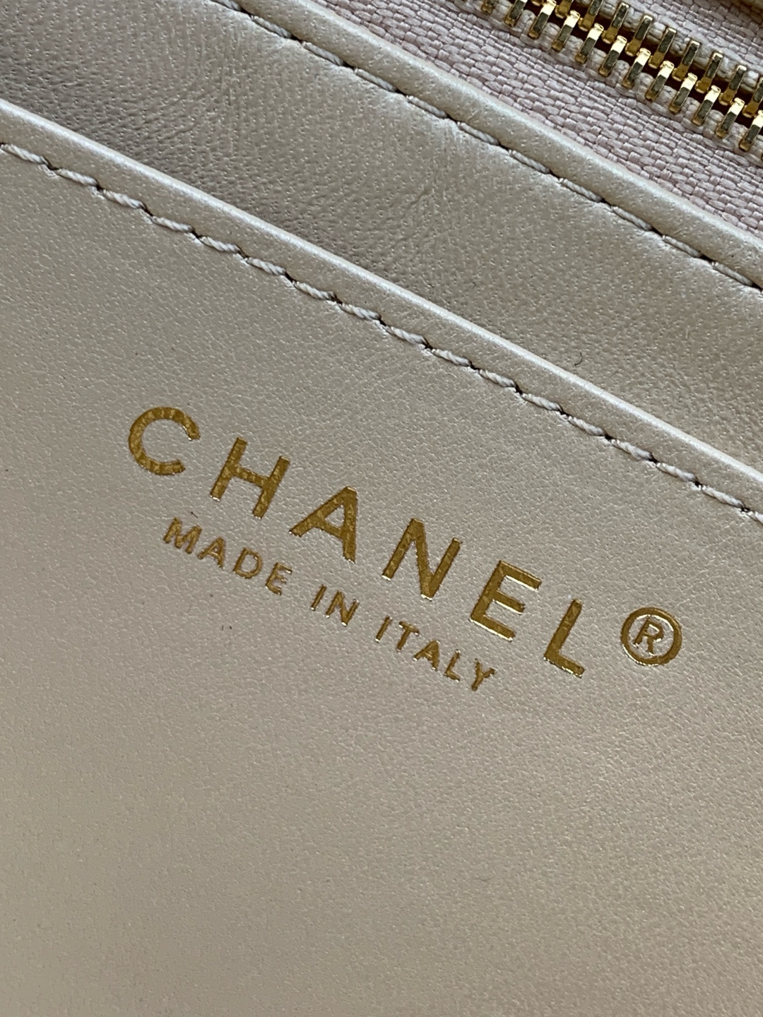 Chanel CHANEL 25b双C调节扣方胖子、回归款双logo链条包 感的小球纹