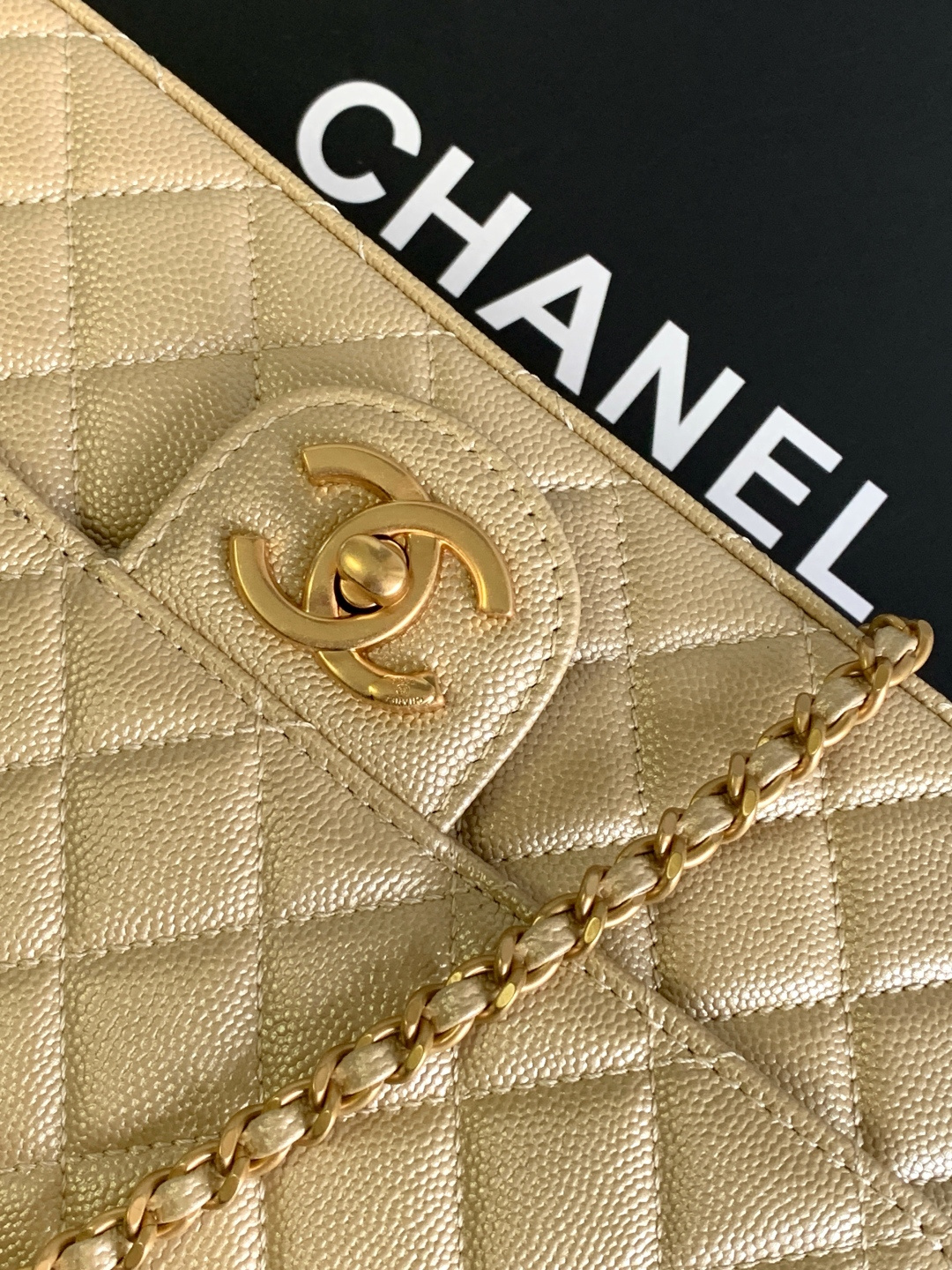 Chanel CHANEL 25b双C调节扣方胖子、回归款双logo链条包 感的小球纹