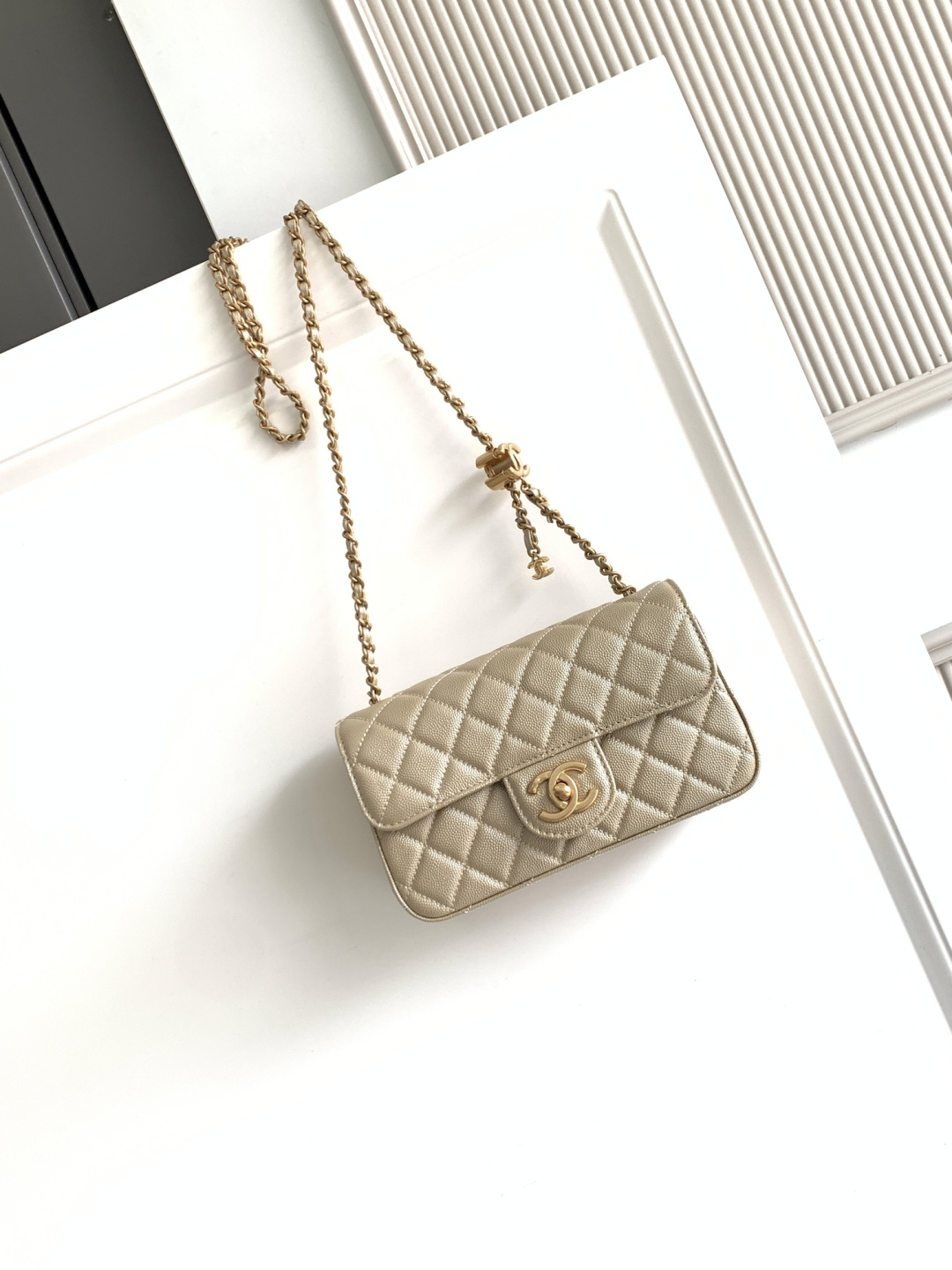 Chanel CHANEL 25b双C调节扣方胖子、回归款双logo链条包 感的小球纹
