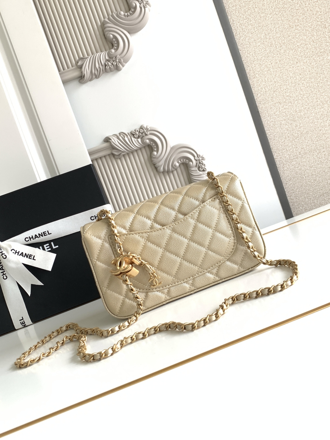Chanel CHANEL 25b双C调节扣方胖子、回归款双logo链条包 感的小球纹