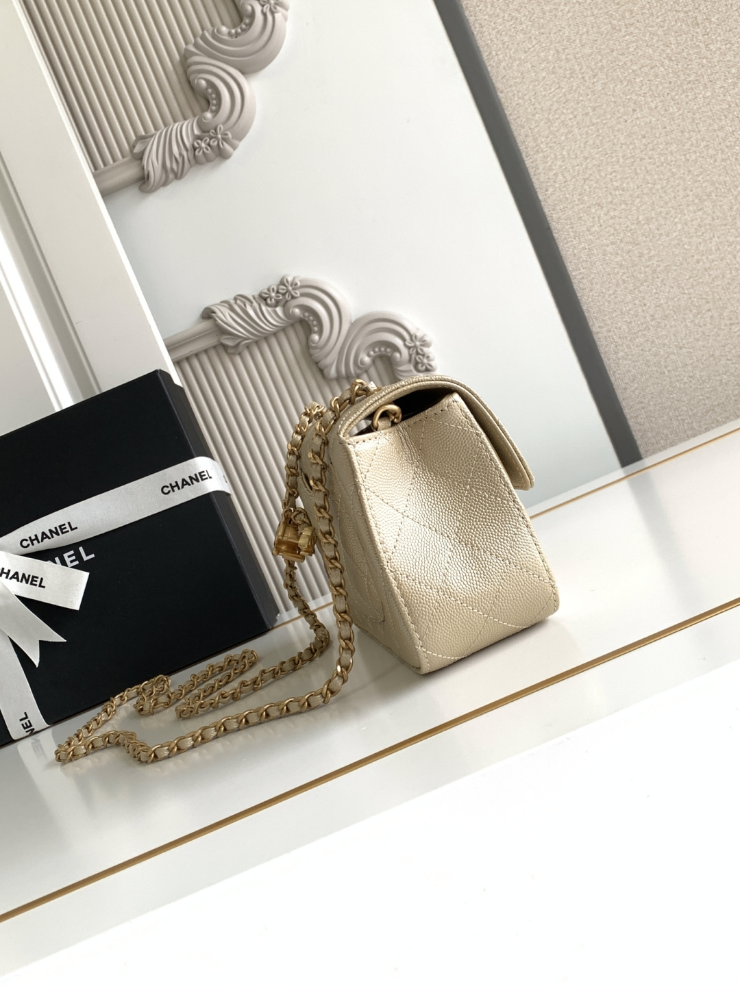 Chanel CHANEL 25b双C调节扣方胖子、回归款双logo链条包 感的小球纹