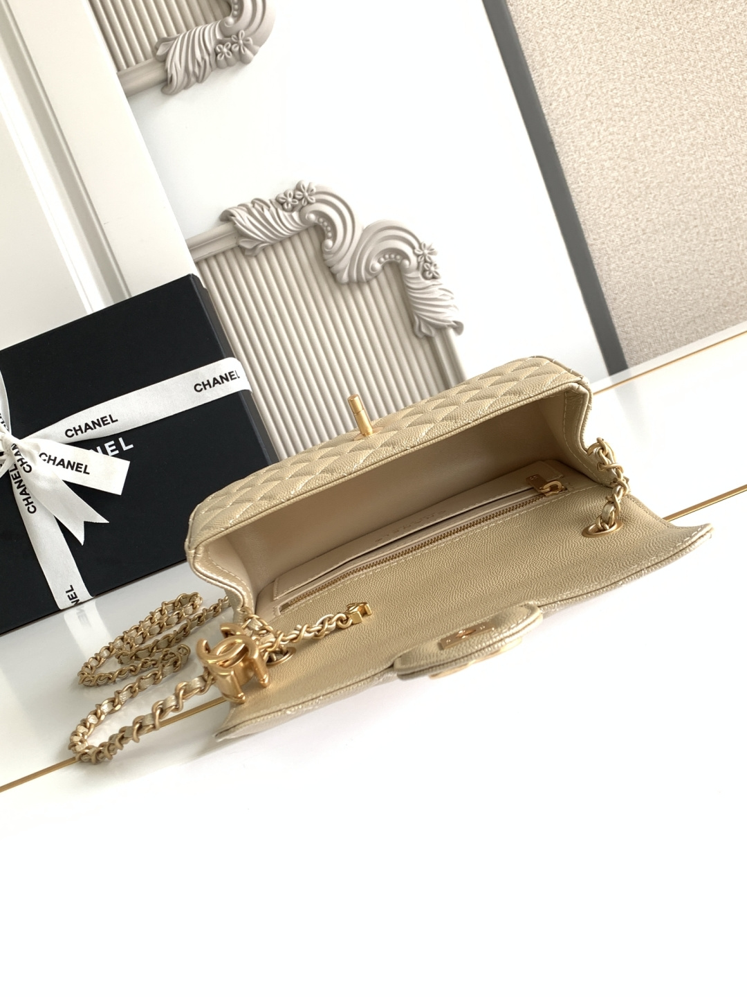 Chanel CHANEL 25b双C调节扣方胖子、回归款双logo链条包 感的小球纹