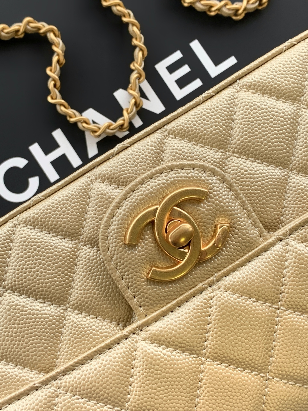 Chanel CHANEL 25b双C调节扣方胖子、回归款双logo链条包 感的小球纹