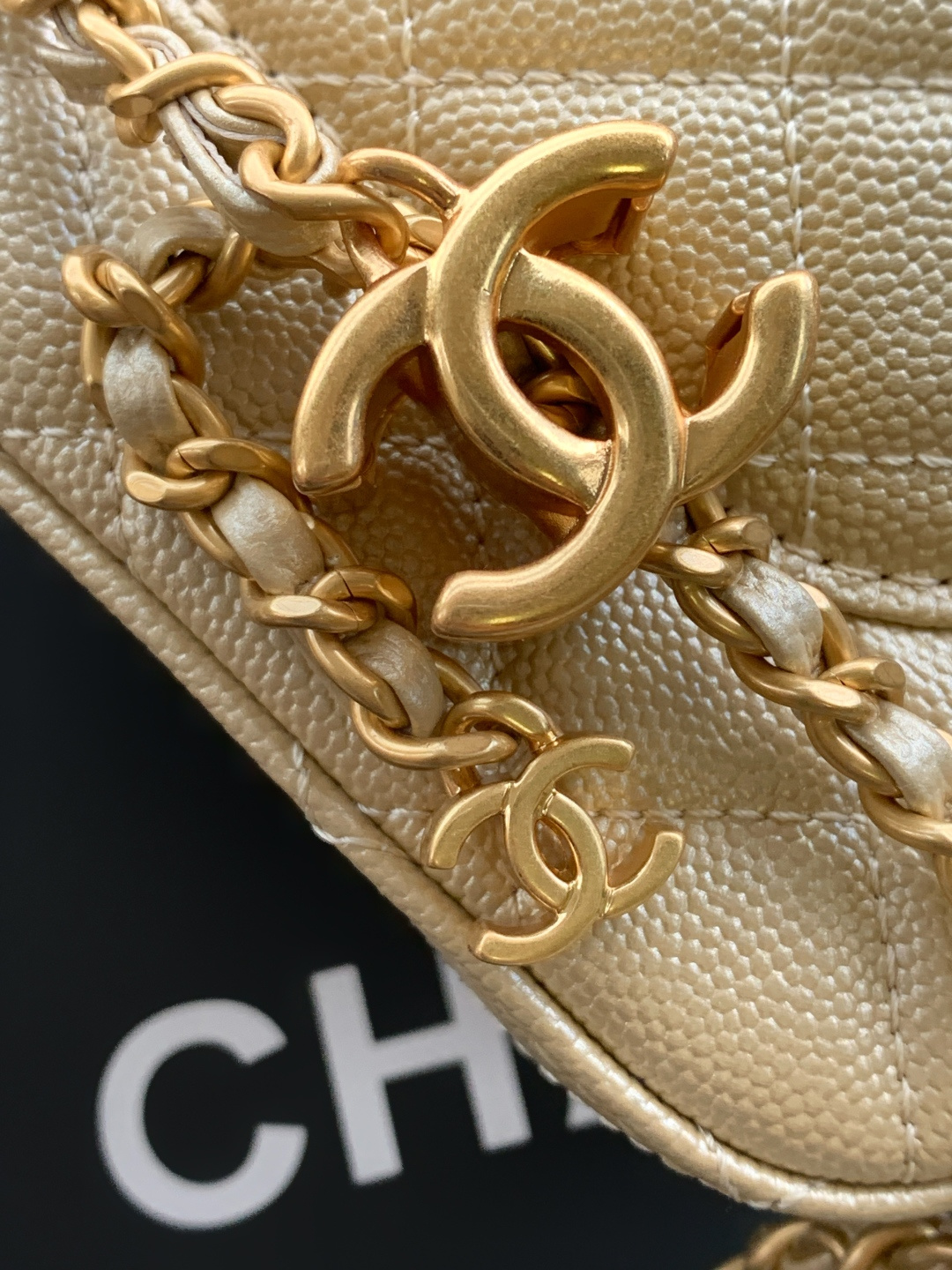 Chanel CHANEL 25b双C调节扣方胖子、回归款双logo链条包 感的小球纹