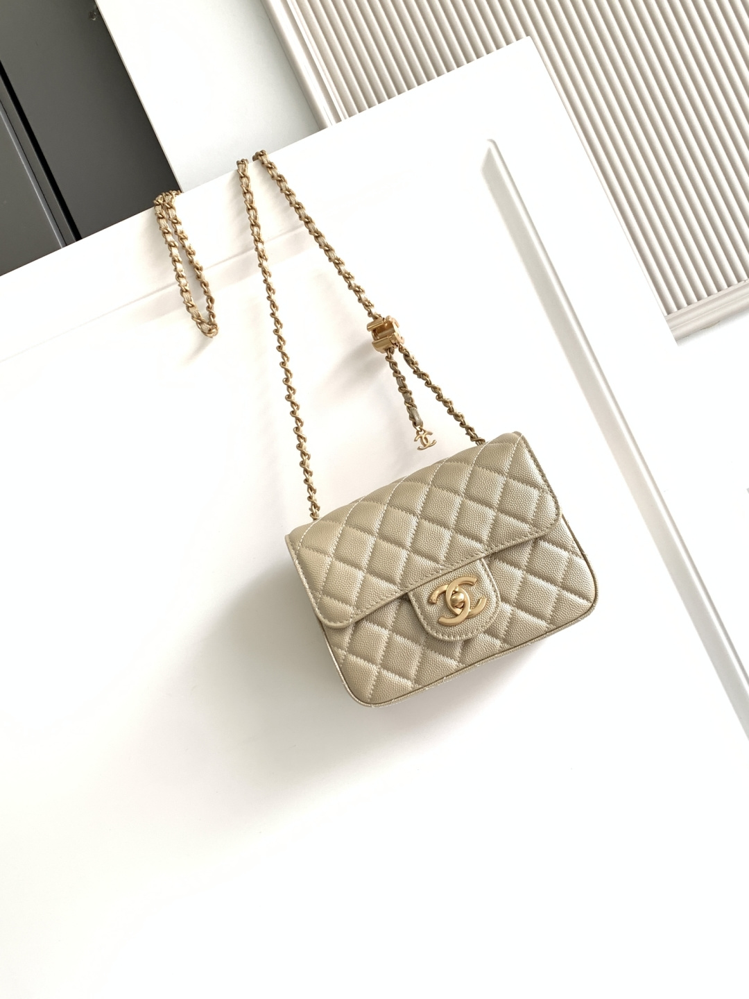 Chanel CHANEL 25b双C调节扣方胖子、回归款双logo链条包 感的小球纹