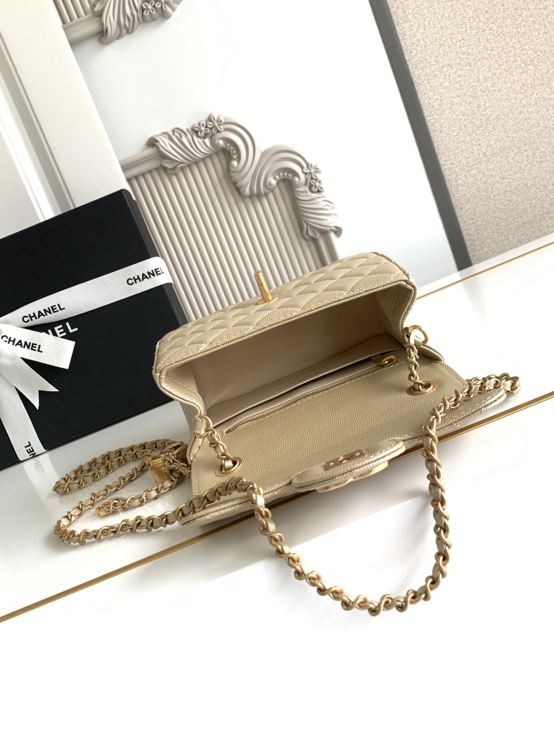Chanel CHANEL 25b双C调节扣方胖子、回归款双logo链条包 感的小球纹