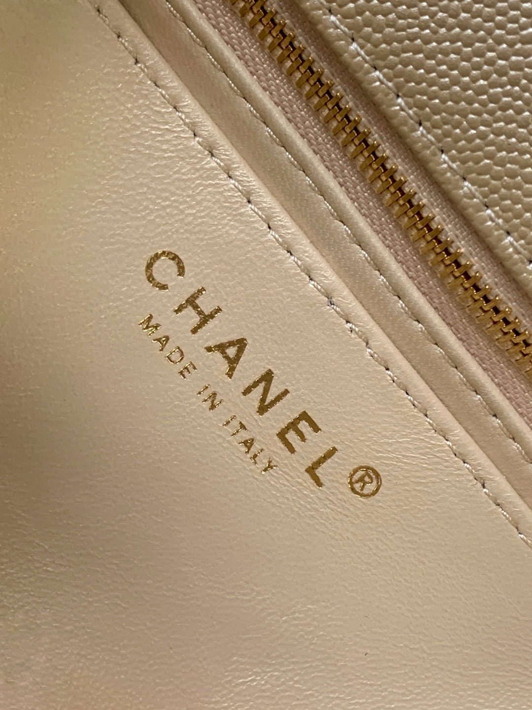 Chanel CHANEL 25b双C调节扣方胖子、回归款双logo链条包 感的小球纹
