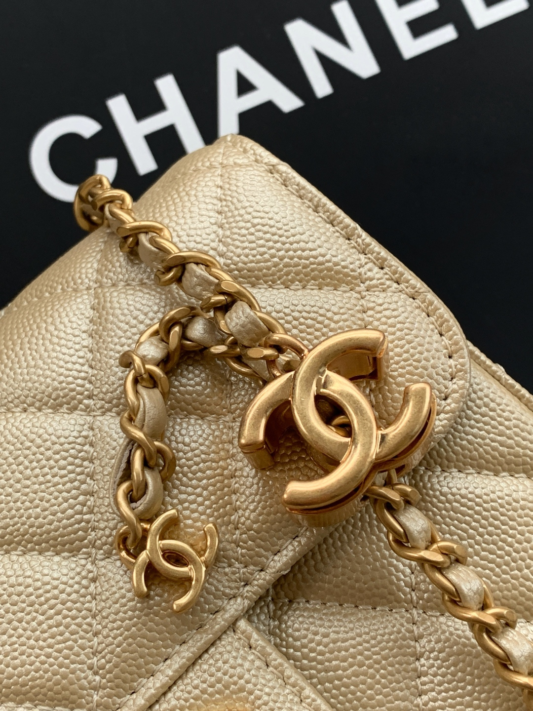Chanel CHANEL 25b双C调节扣方胖子、回归款双logo链条包 感的小球纹