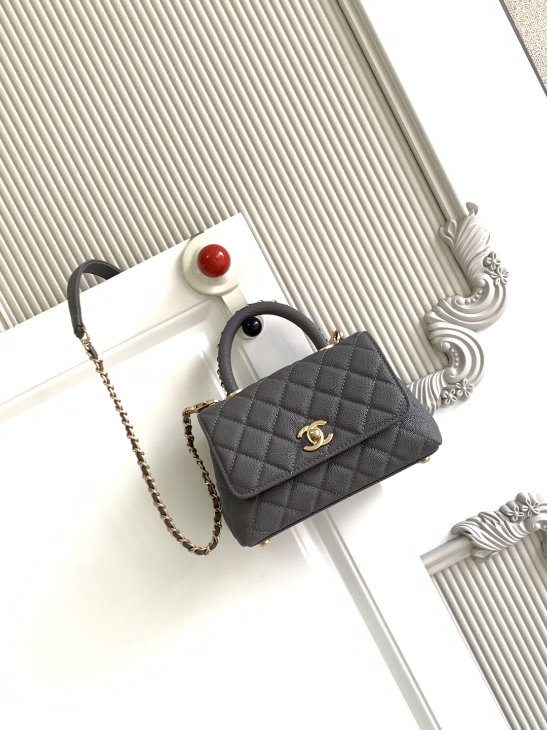 Chanel 型号 2215 𝑐𝑜𝑐𝑜 ℎ𝑎𝑛𝑑𝑙𝑒 口盖手提包 当季辣子鸡 炒鸡nice