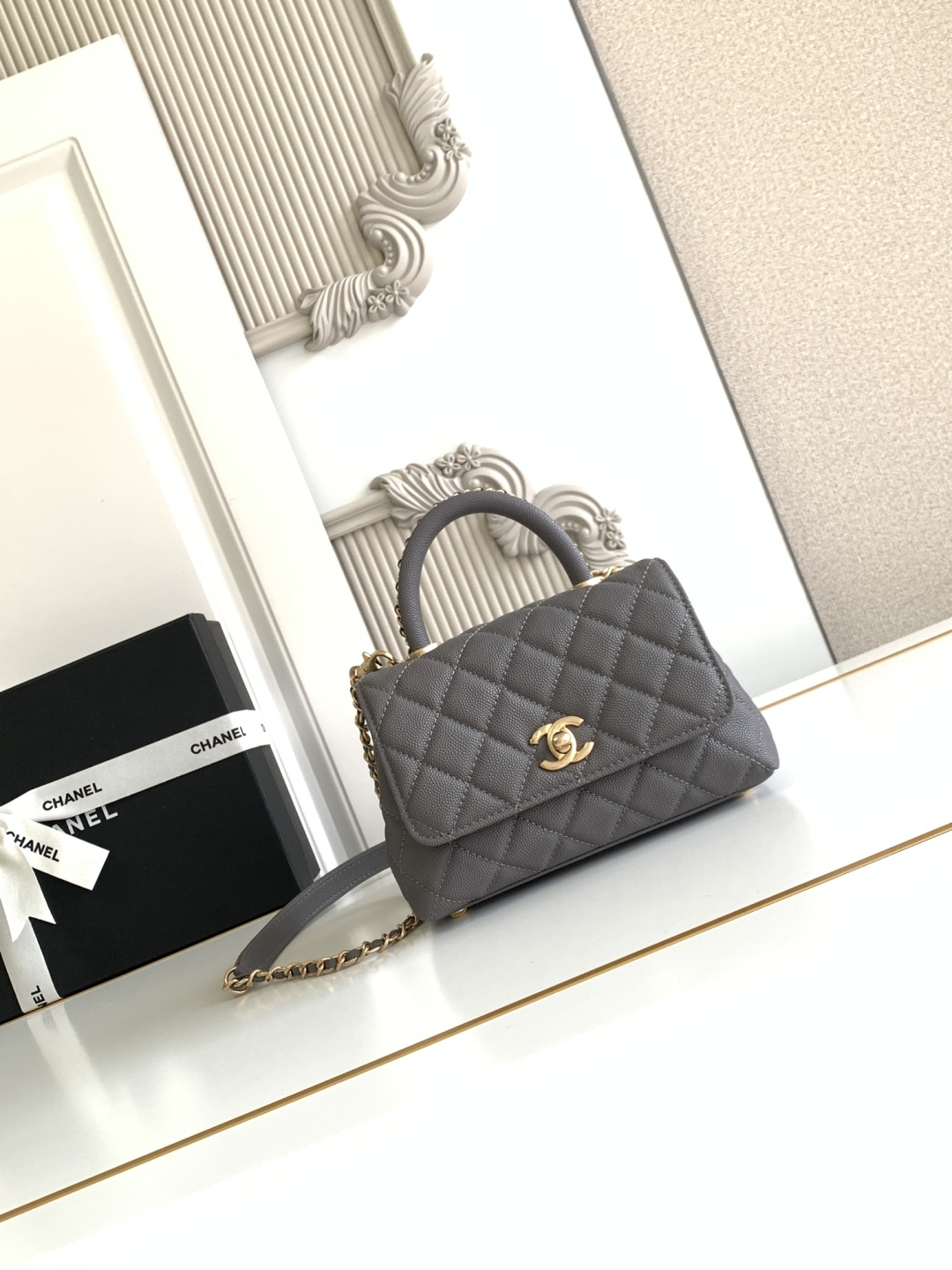 Chanel 型号 2215 𝑐𝑜𝑐𝑜 ℎ𝑎𝑛𝑑𝑙𝑒 口盖手提包 当季辣子鸡 炒鸡nice