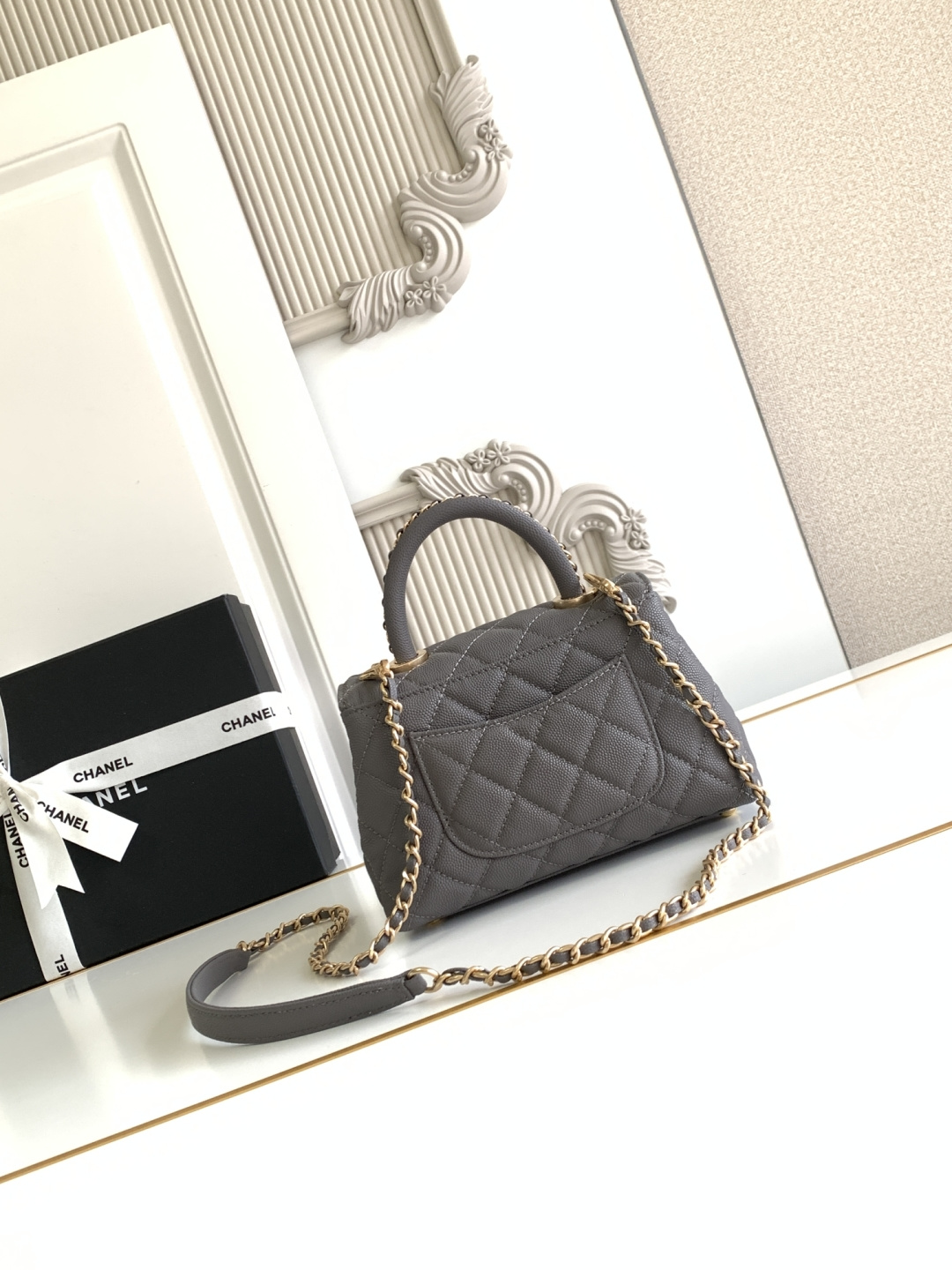 Chanel 型号 2215 𝑐𝑜𝑐𝑜 ℎ𝑎𝑛𝑑𝑙𝑒 口盖手提包 当季辣子鸡 炒鸡nice