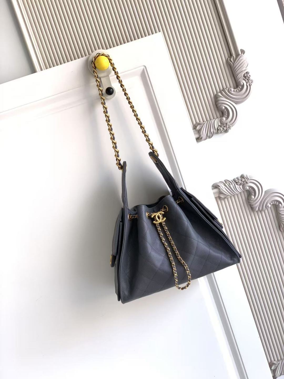 Chanel 25款又一个以年份命名的款 25c球纹皮嘻哈包
