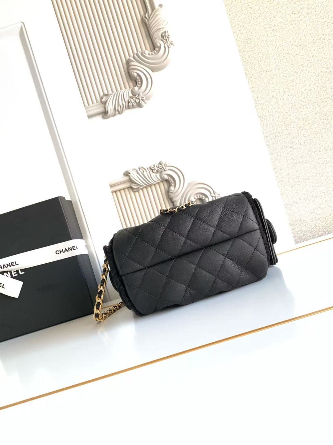 Chanel Style Leather Hobo Bag style reference detail image 5 from source 785913