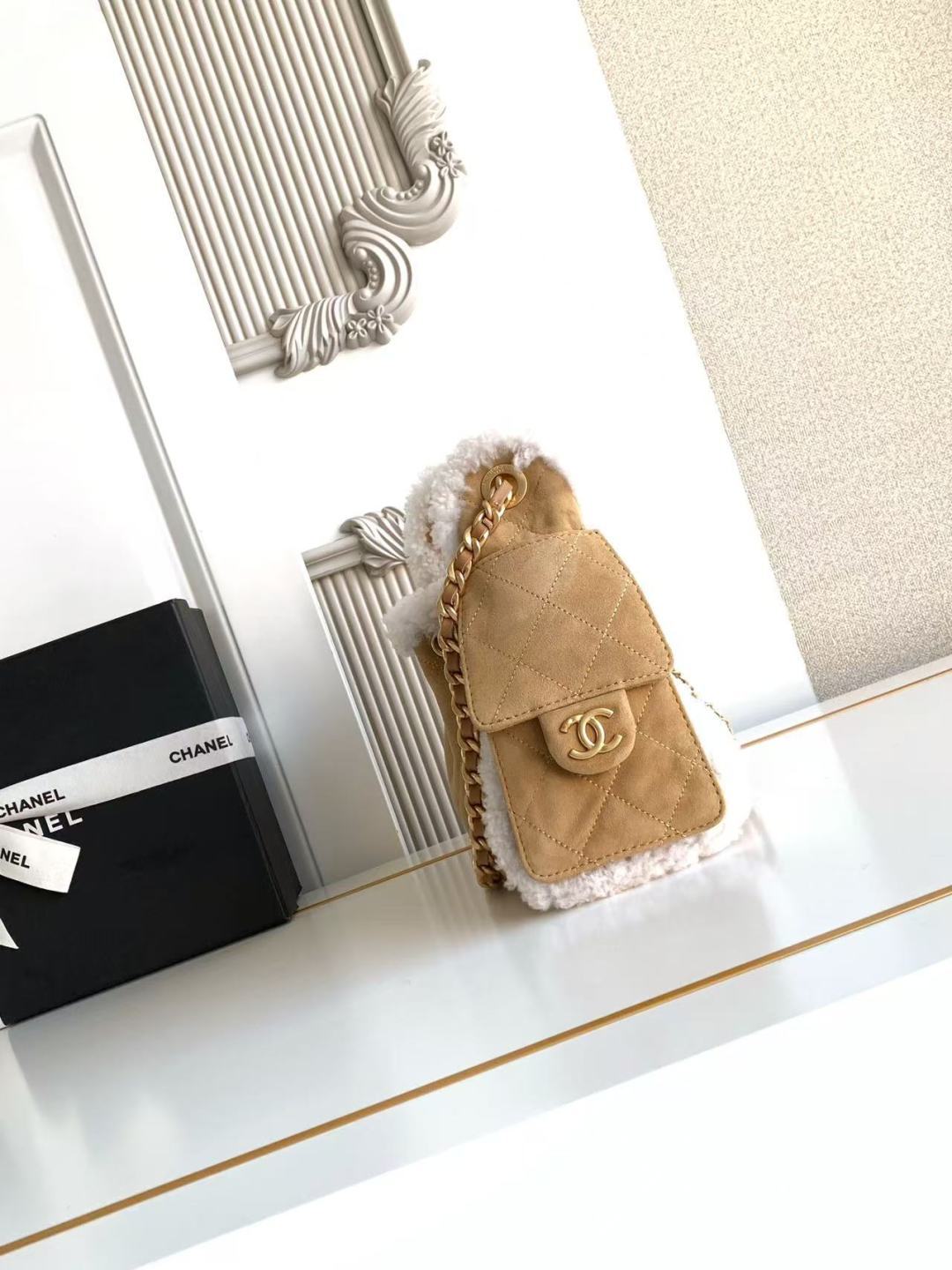 Chanel Style Leather Hobo Bag style reference detail image 4 from source 785915
