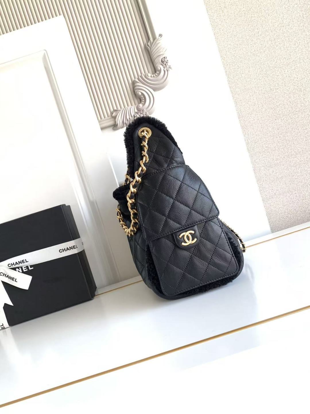 Chanel Style Black Leather Hobo Bag style reference detail image 4 from source 785916