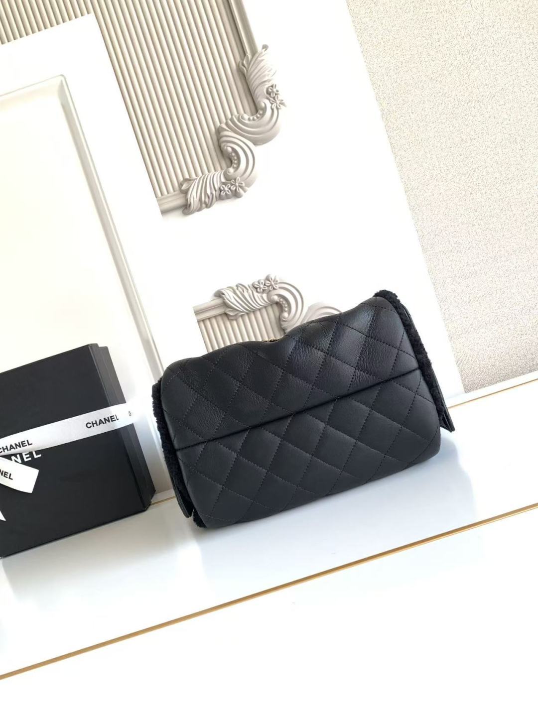 Chanel Style Black Leather Hobo Bag style reference detail image 5 from source 785916