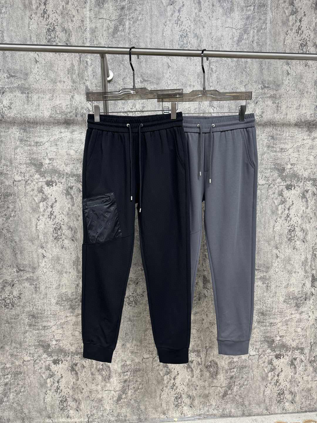   驴家25春夏新品 极简运动打造出清爽的摩登STAY！穿上新颖 时髦面料舒服透气，面料不会起球 裤子的