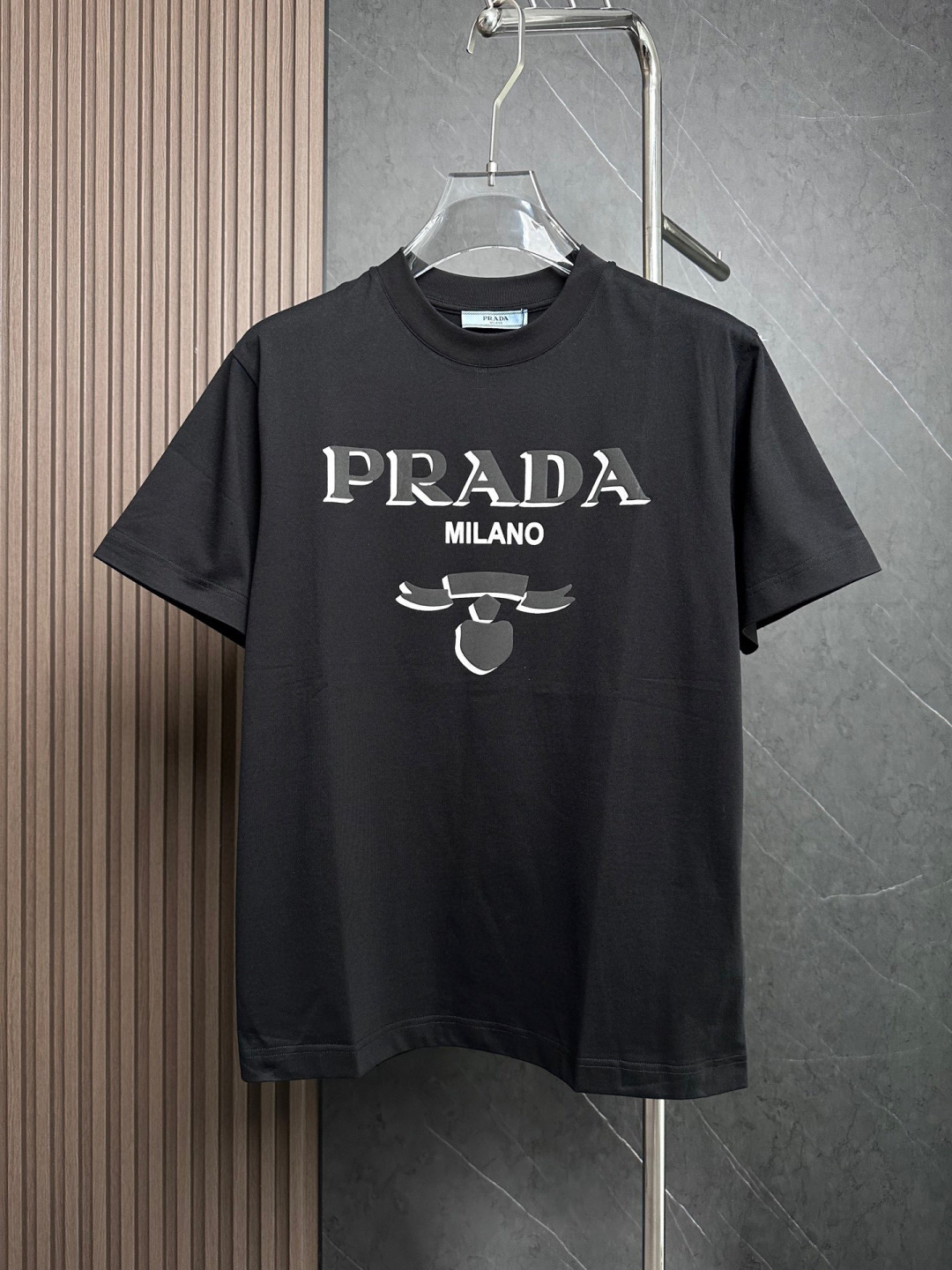 🔥P普家26SS春夏新款圆领短袖，定制纯棉材质，舒适透气，胸前重工字母图案设计 时尚百搭，休闲单品颜色：