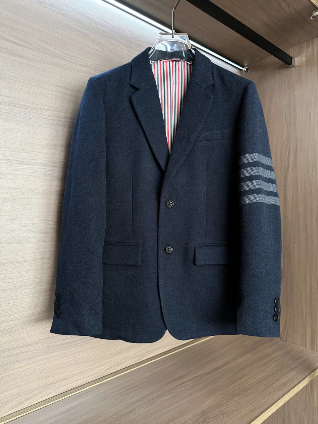 TB原单男士2025年最新秋冬时装羊毛单西，明星级的一款单品！高颜值且品型兼备的一款西装！TB家族此款单