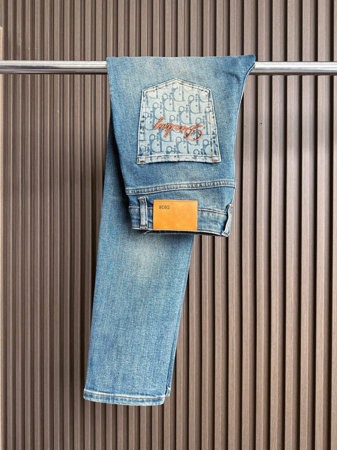 🔥CD迪奥25FW秋季新款牛仔裤，高端品质，面料超级柔软舒适 小直筒版型，上身修长，万能搭配款码数：29