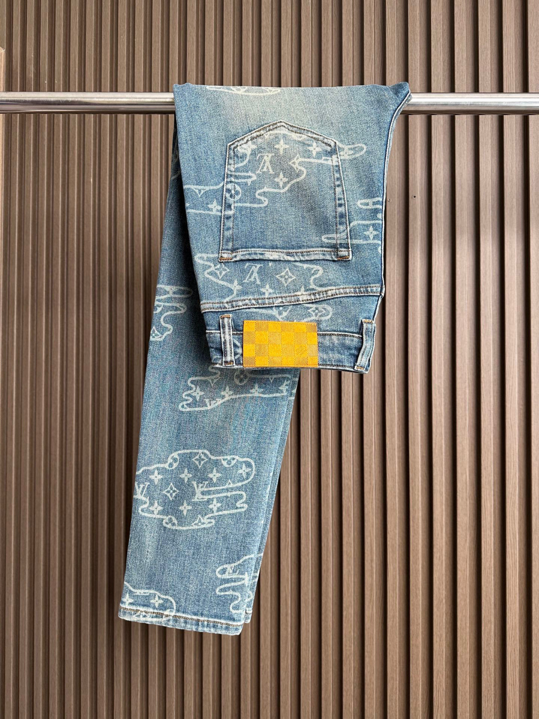 🔥lv驴家25FW秋季新款牛仔裤，高端品质，面料超级柔软舒适 小直筒版型，上身修长，万能搭配款码数：29