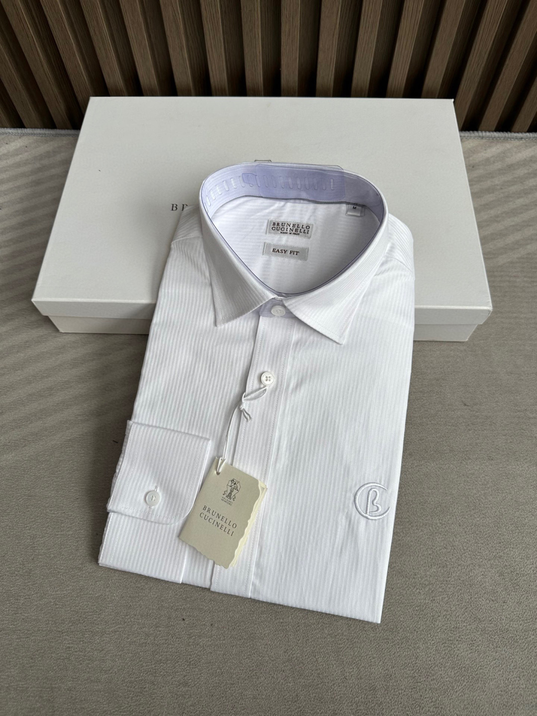 BBR巴家25FW秋冬新款条纹纯色衬衫，经典系列，色织图案属于颜值满分的高级产物，辨识度颇为鲜明，标签刺