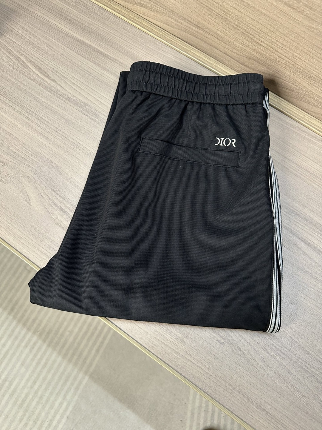 CD迪奥26SS春夏新款休闲裤，高密度涤纶平纹四面弹面料，布面平整挺括🈶性，抗皱不易变形 ，不易褪色，耐