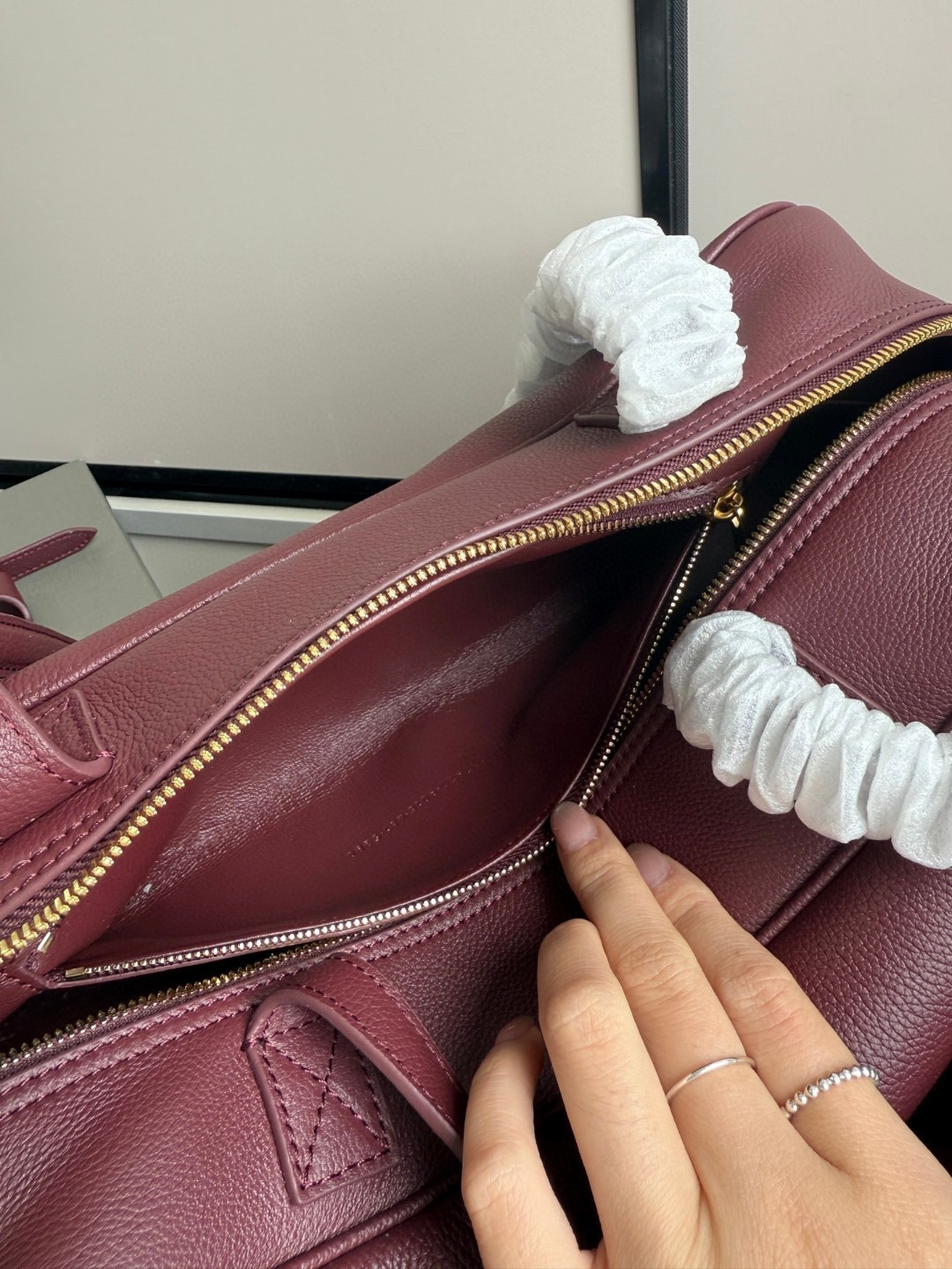 Loewe 升级版保龄球·酒红色