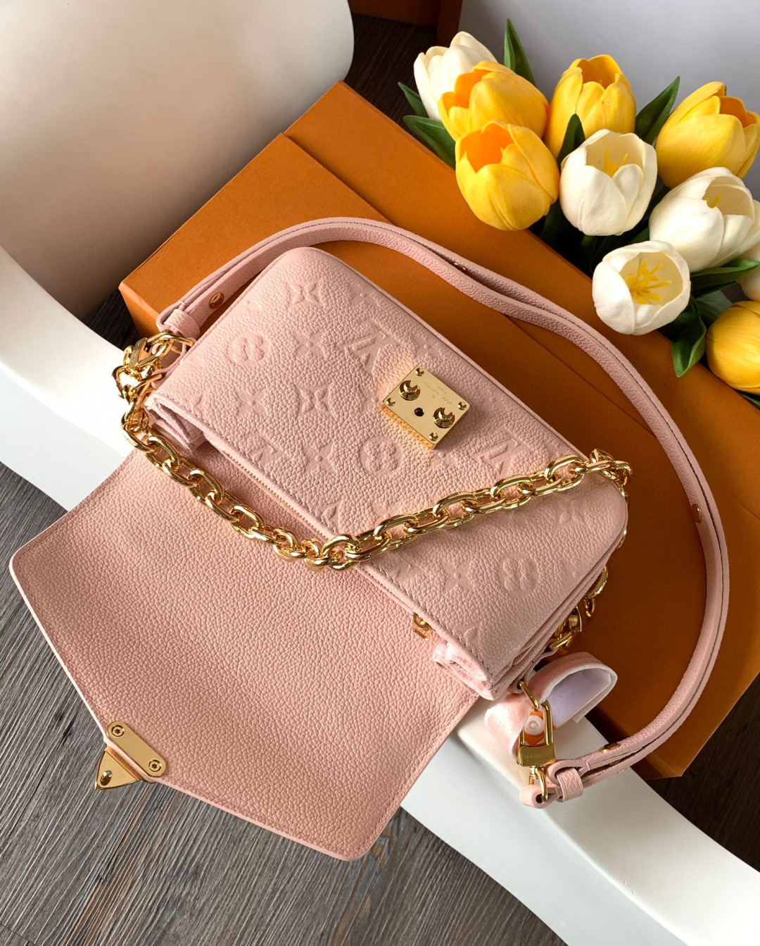 Louis Vuitton 动态变码芯片