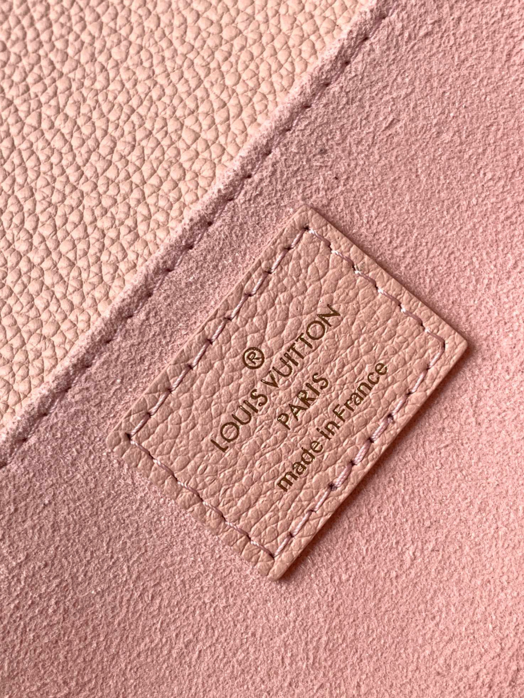 Louis Vuitton 动态变码芯片